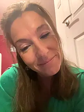 Lwhite1 online show from 10-29-25, 04:50