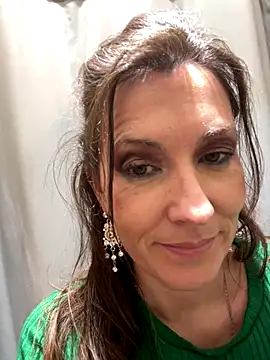 Lwhite1 online show from 12-18-25, 04:22