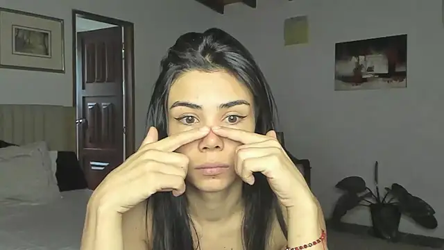 AnaHenao online show from 02-02-26, 12:37