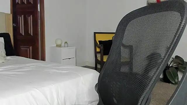 AnaHenao online show from 01-31-26, 09:46