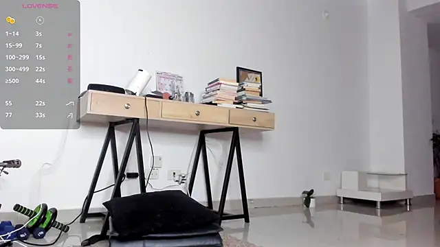 Snapshot of AnaHenao chatting on 11-27-25, 11:27 AnaHenao online show from 11-27-25, 11:27