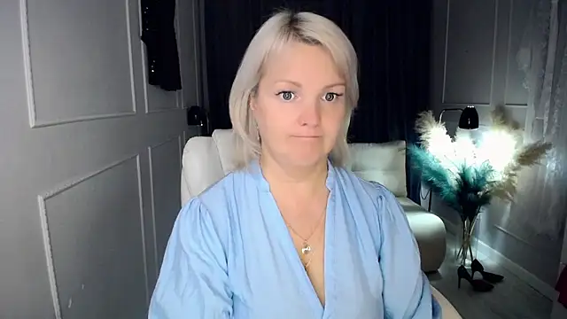 Juarnea online show from 11-24-25, 05:24