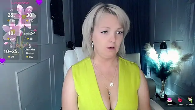 Juarnea online show from 10-18-25, 01:24