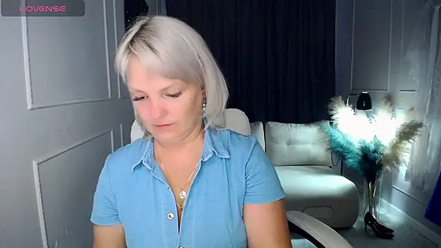 Juarnea online show from 03-18-26, 06:05