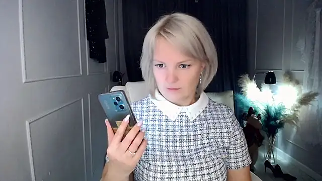 Juarnea online show from 12-19-25, 12:40