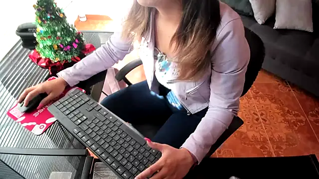 merlinaadams  online show from 12-15-25, 02:12