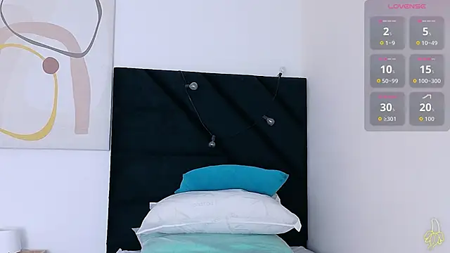 Snapshot of littleebonny chatting on 07-15-26, 12:56 littleebonny online show from 07-15-26, 12:56