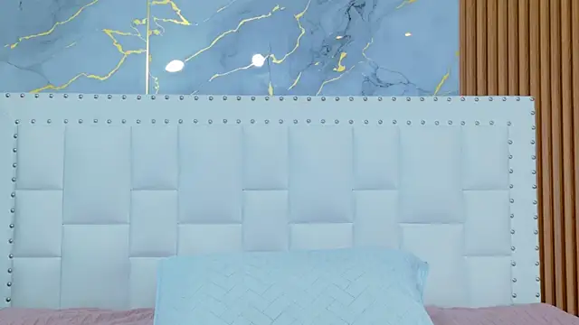 littleebonny online show from 10-09-25, 01:00