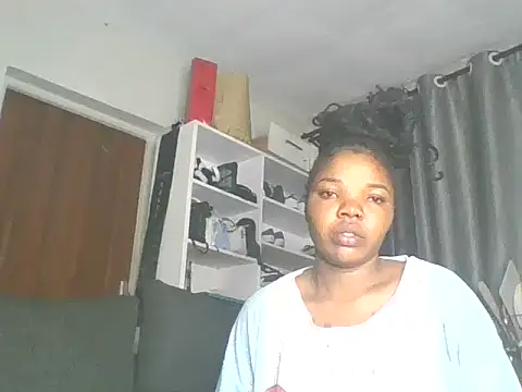 Snapshot of sweet_bigclit chatting on 09-11-25, 12:10 sweet bigclit online show from 09-11-25, 12:10