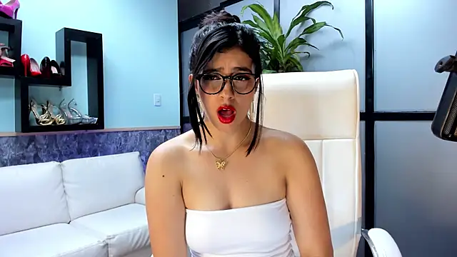 Snapshot of emily_jones_1 chatting on 03-20-25, 05:58 emily jones 1 online show from 03-20-25, 05:58