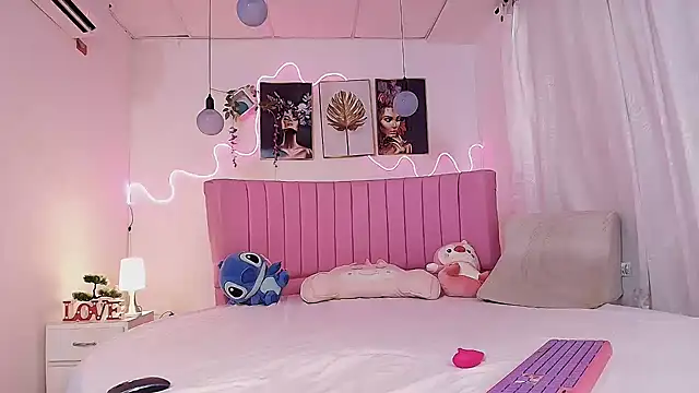 Azul horney online show from 11-20-25, 09:47