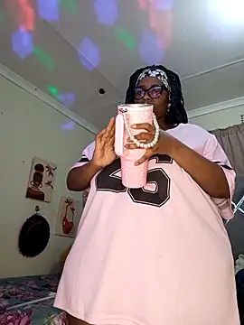 CocoBootyyy online show from 12-21-25, 10:21