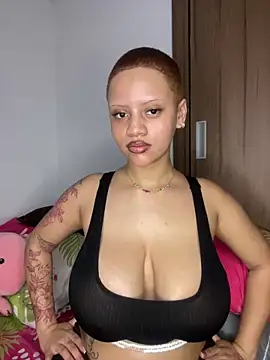 Snapshot of Charlotee_ chatting on 10-16-25, 09:17 Charlotee  online show from 10-16-25, 09:17