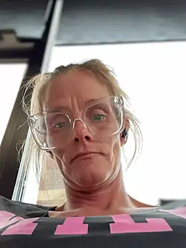 vixendoll87 online show from 03-19-25, 08:32