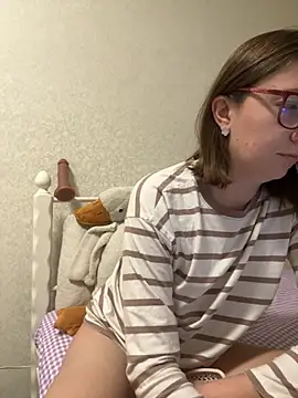 BeatriceTender online show from 10-29-25, 07:57