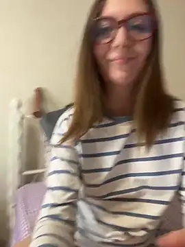 BeatriceTender online show from 04-19-26, 07:05