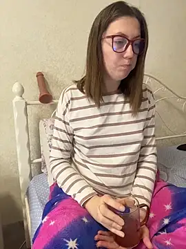 BeatriceTender online show from 02-19-26, 07:00