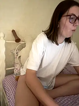 BeatriceTender online show from 11-23-25, 08:08