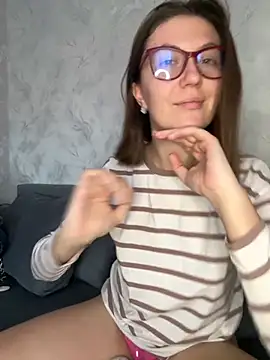 BeatriceTender online show from 11-17-25, 10:52