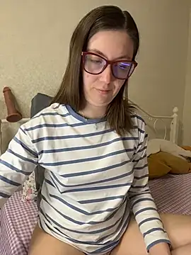 BeatriceTender online show from 04-11-26, 06:22