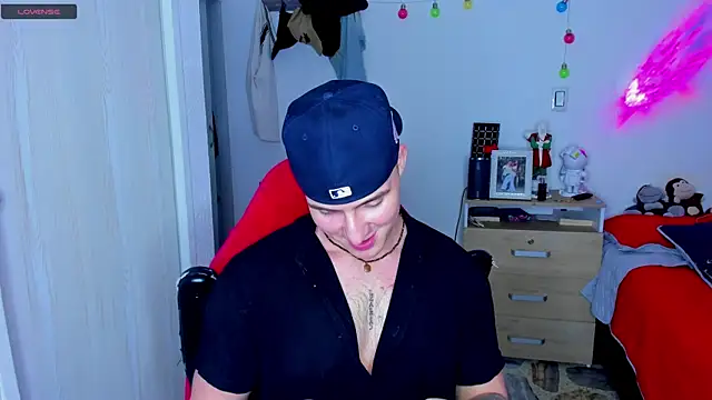 liam oficial02 online show from 12-13-24, 07:15