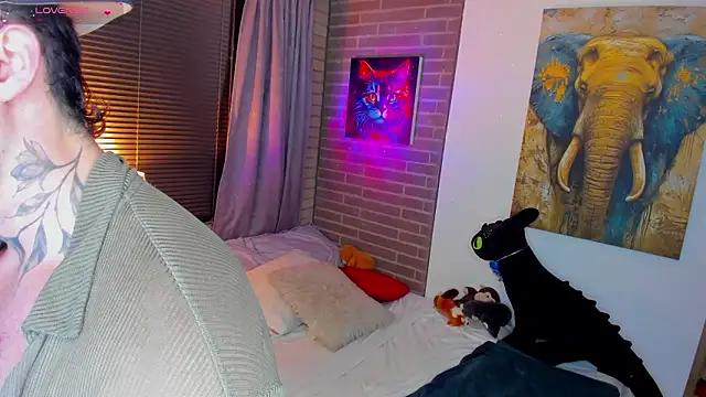 liam oficial02 online show from 03-24-26, 02:33