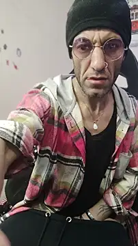 Aktorihann online show from 04-12-26, 01:31