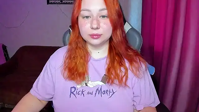 Snapshot of Milafoxxxy chatting on 09-19-25, 08:18 Milafoxxxy online show from 09-19-25, 08:18