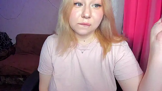 Snapshot of Milafoxxxy chatting on 10-29-25, 06:01 Milafoxxxy online show from 10-29-25, 06:01