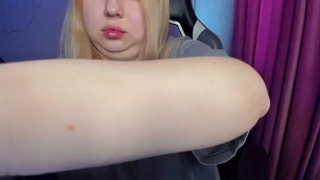 Milafoxxxy online show from 11-11-25, 10:10