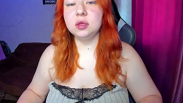 Snapshot of Milafoxxxy chatting on 09-22-25, 09:04 Milafoxxxy online show from 09-22-25, 09:04