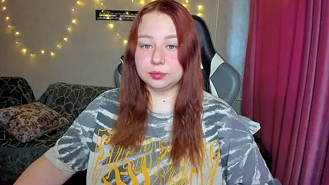 Snapshot of Milafoxxxy chatting on 09-29-25, 10:00 Milafoxxxy online show from 09-29-25, 10:00