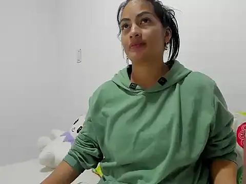 Snapshot of SamanthaBeke chatting on 04-26-26, 04:32 SamanthaBeke online show from 04-26-26, 04:32