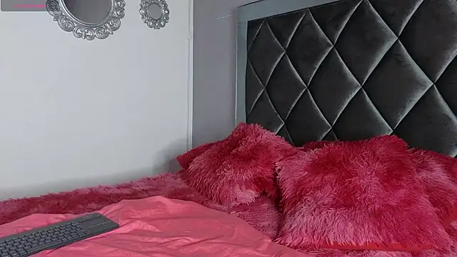 Taiissa  online show from 02-07-26, 04:15