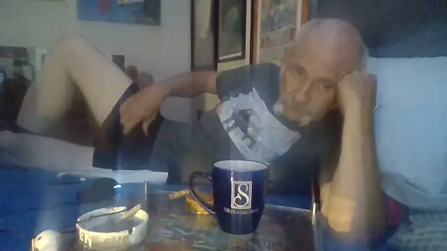 Snapshot of den-rock4u chatting on 10-17-25, 03:03 den-rock4u online show from 10-17-25, 03:03