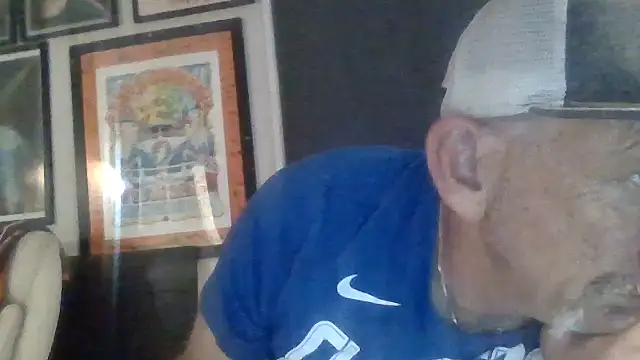 Snapshot of den-rock4u chatting on 09-15-25, 05:19 den-rock4u online show from 09-15-25, 05:19