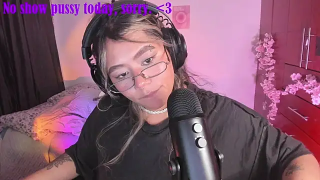 StephaniFox online show from 09-19-25, 05:55