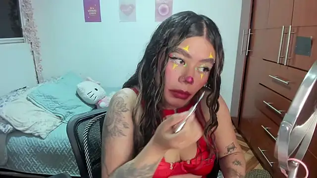 StephaniFox online show from 10-27-25, 01:50