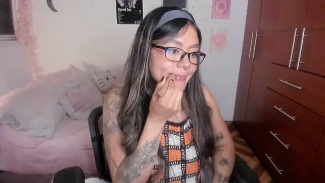 StephaniFox online show from 01-19-26, 04:49