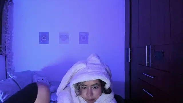 StephaniFox online show from 10-28-25, 11:58