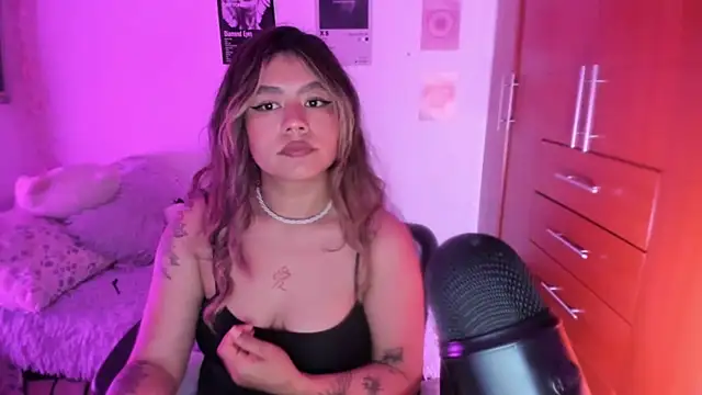 StephaniFox online show from 04-18-26, 03:31