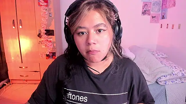 StephaniFox online show from 03-11-25, 12:44