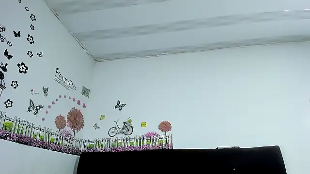 Snapshot of LariissaWilson chatting on 10-03-25, 02:04 LariissaWilson online show from 10-03-25, 02:04