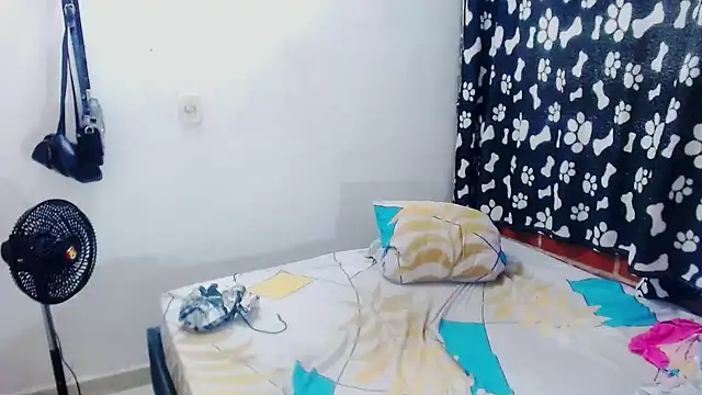 taniabigxx online show from 05-25-26, 07:18