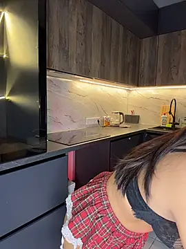 Melisa Ester online show from 10-22-25, 04:06