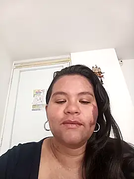 Snapshot of Julieta-tits chatting on 05-15-26, 02:59 Julieta-tits online show from 05-15-26, 02:59