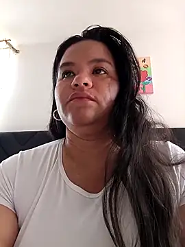 Snapshot of Julieta-tits chatting on 05-01-26, 04:45 Julieta-tits online show from 05-01-26, 04:45