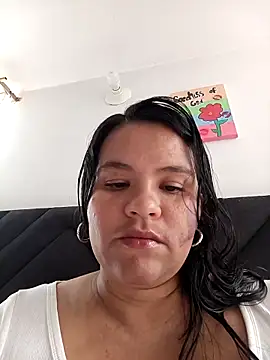 Snapshot of Julieta-tits chatting on 05-04-26, 06:11 Julieta-tits online show from 05-04-26, 06:11