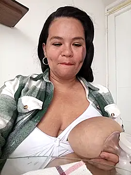 Julieta-tits online show from 04-17-26, 01:25