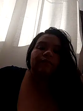 Snapshot of Julieta-tits chatting on 05-30-26, 08:47 Julieta-tits online show from 05-30-26, 08:47